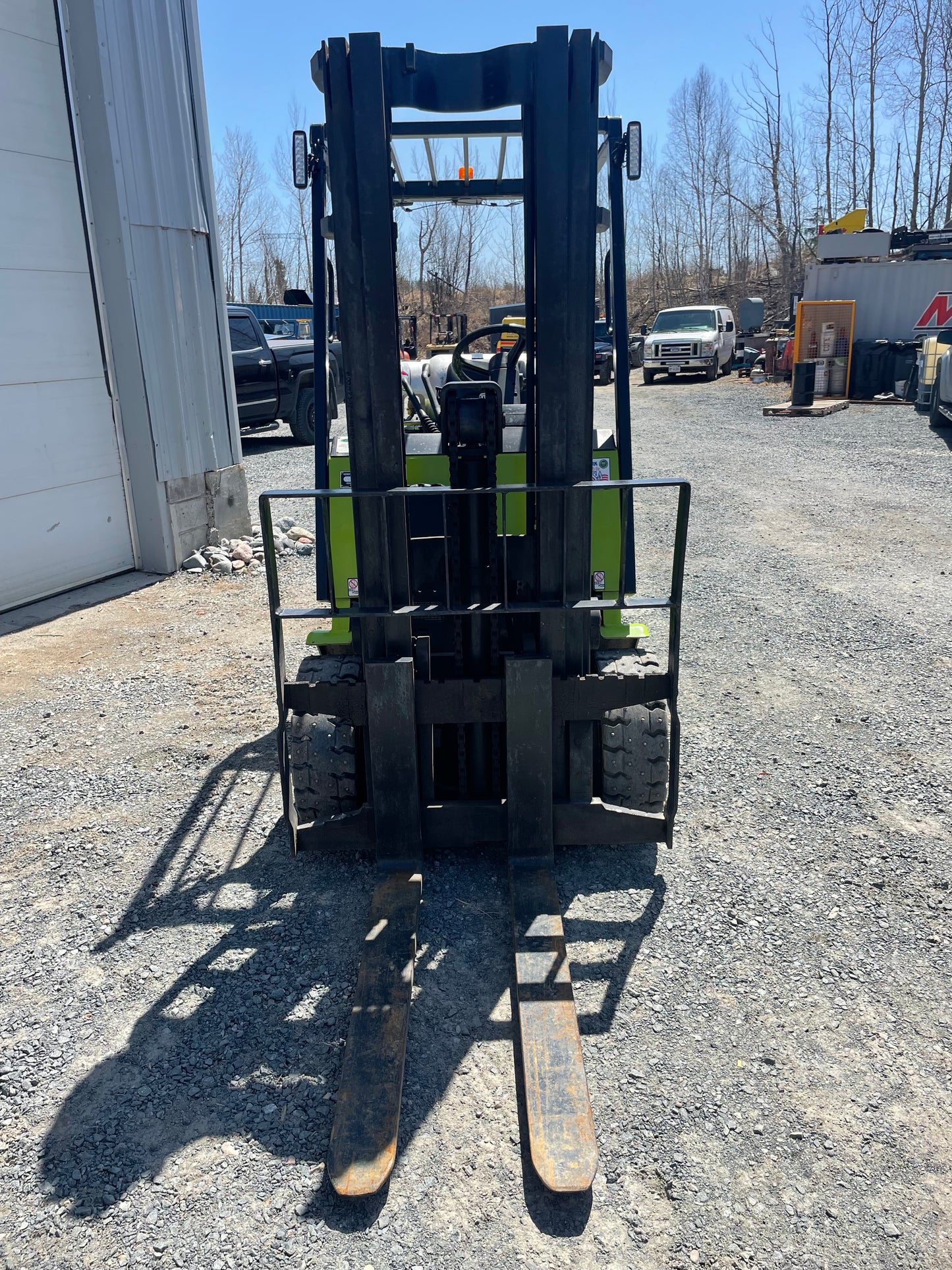 Clark CGC30 β 6,000 lb. LPG Forklift (3-Stage Mast, 48β Forks)